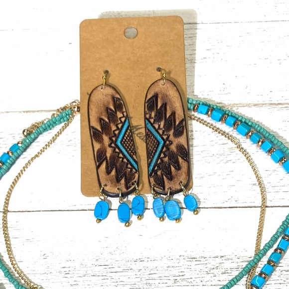 NWT Totem Hand-Tooled Leather Earrings - Picture 1 of 4